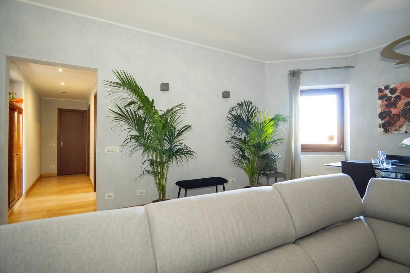 Divine View Apartment Rom
