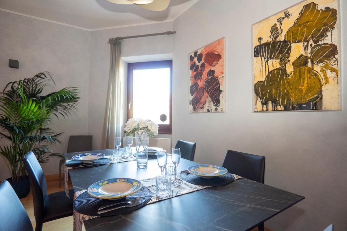 Divine View Apartment Rom